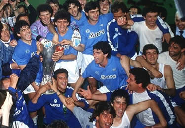 la gioia dopo la conquista della Coppa UEFA (© Napolicalcio.net)